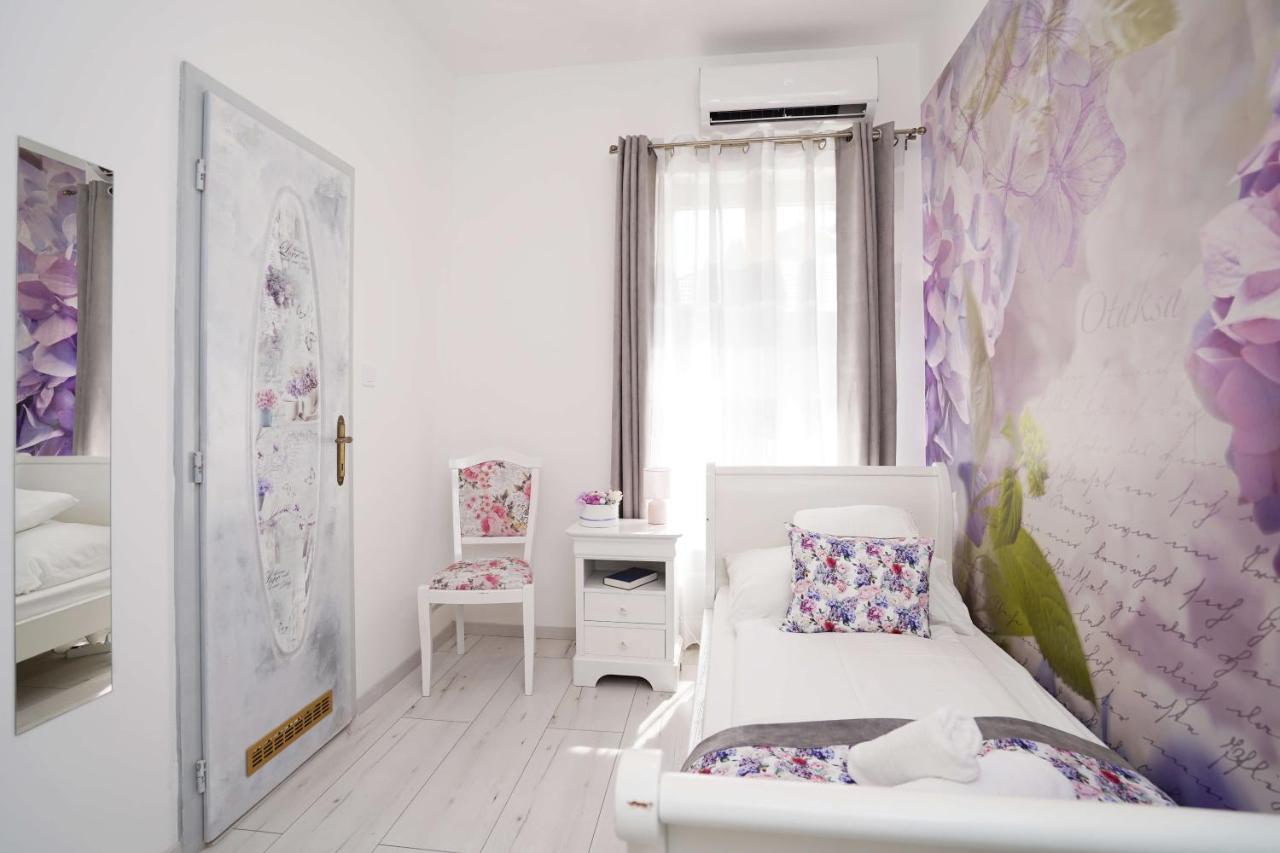 Villa Rose Garden Ньиредьхаза Экстерьер фото