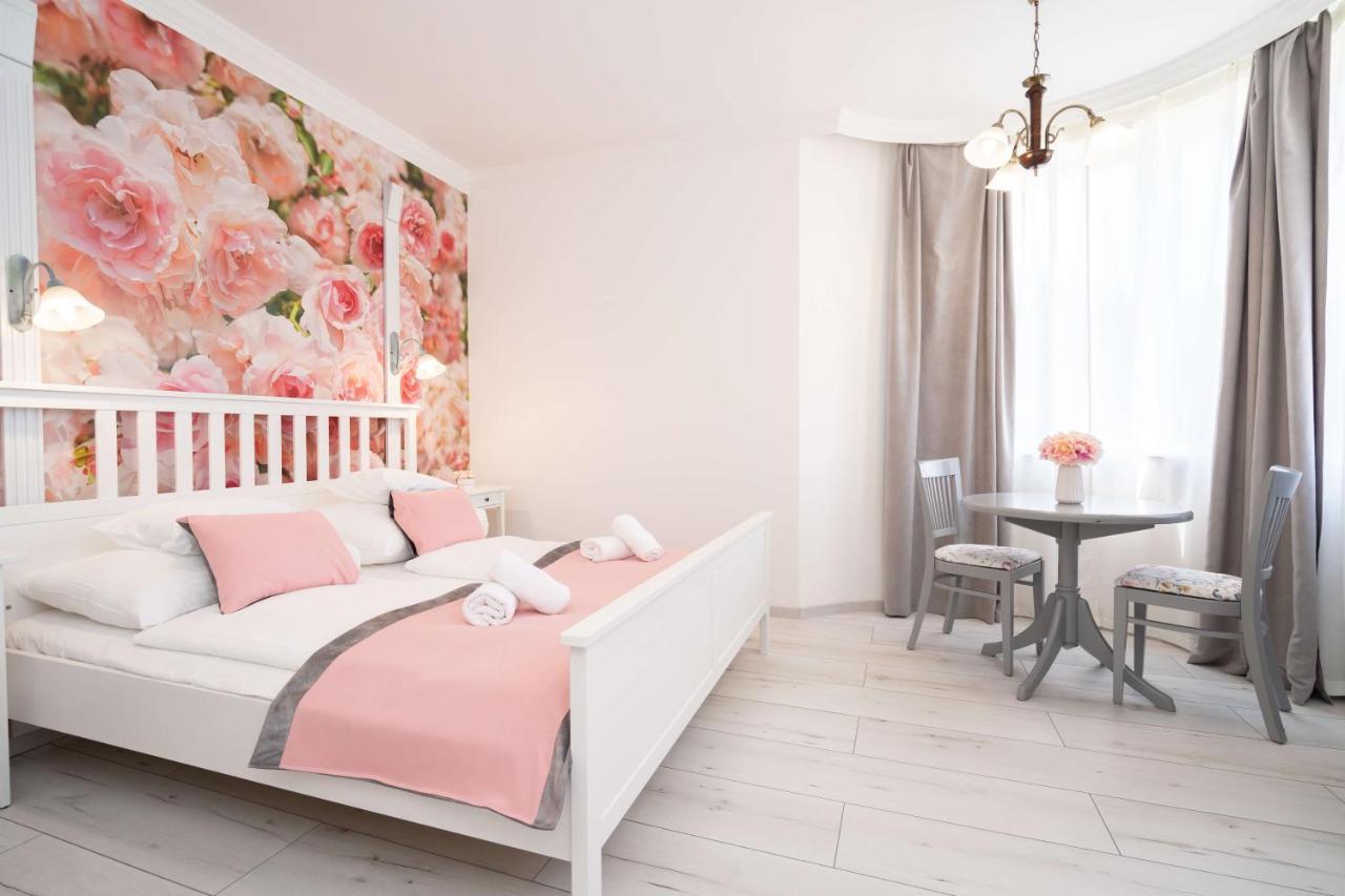 Villa Rose Garden Ньиредьхаза Экстерьер фото