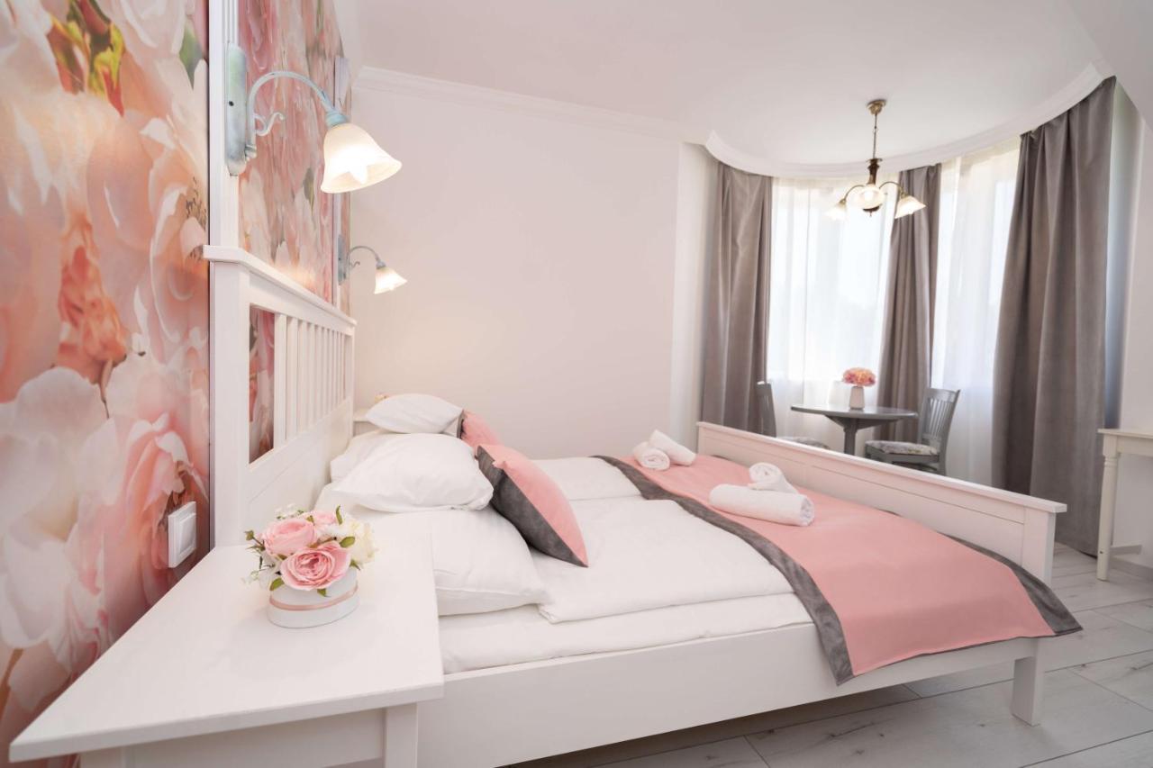Villa Rose Garden Ньиредьхаза Экстерьер фото