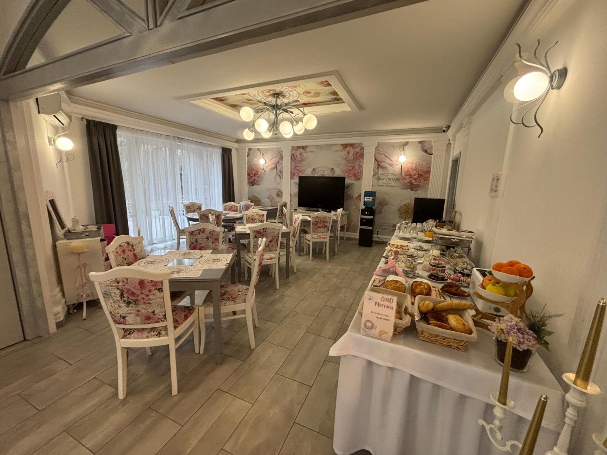 Villa Rose Garden Ньиредьхаза Экстерьер фото